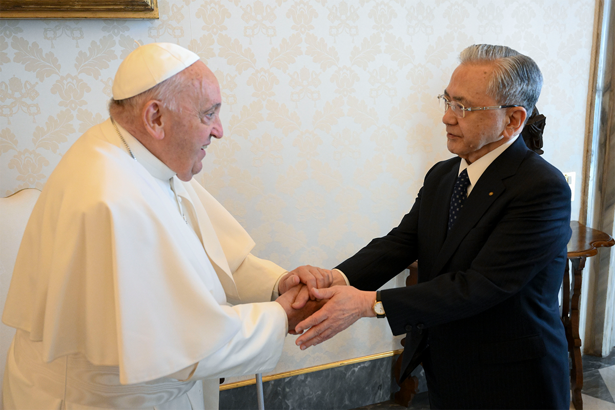 Soka Gakkai President Minoru Harada Meets With Pope Francis