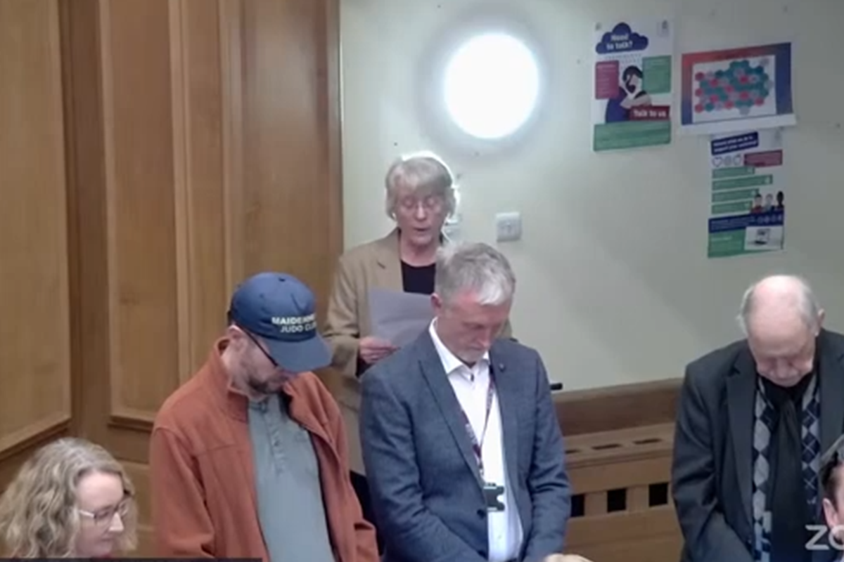 SGI-UK member leads prayers at Maidenhead Council Chambers